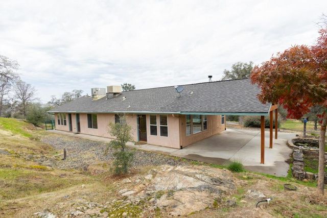 41508 Roaring River Court, Coarsegold, CA 93614