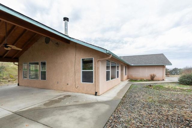 41508 Roaring River Court, Coarsegold, CA 93614