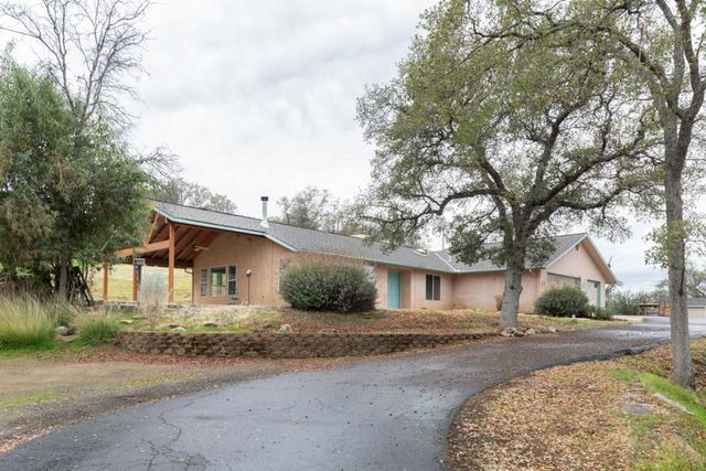 41508 Roaring River Court, Coarsegold, CA 93614