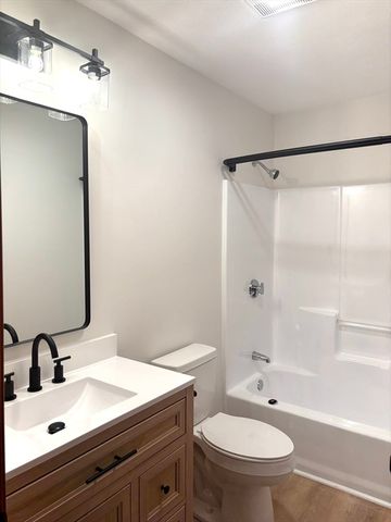 28 South Ave 1, Attleboro, MA 02703