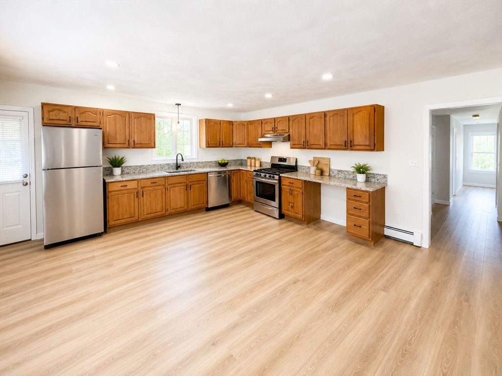 28 South Ave 1, Attleboro, MA 02703