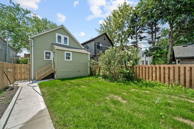 4842 W Warwick Avenue, Chicago, IL 60641