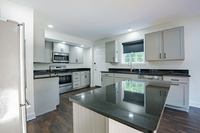 1600 Parkway Drive, Chattanooga, TN 37406
