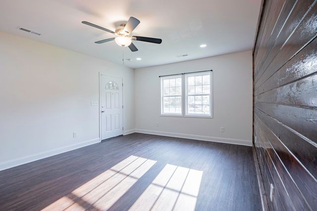 1600 Parkway Drive, Chattanooga, TN 37406