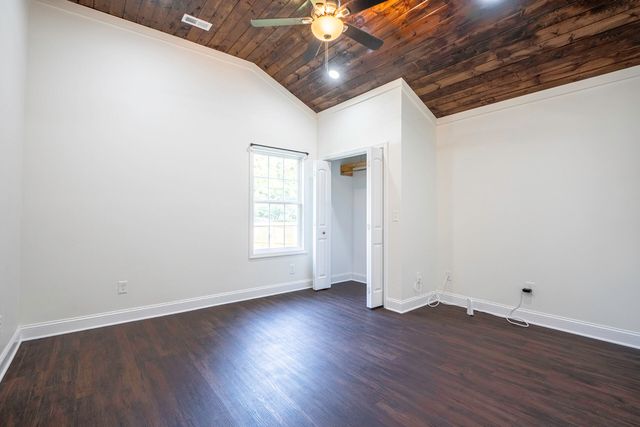 1600 Parkway Drive, Chattanooga, TN 37406