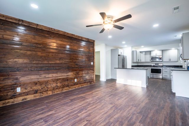 1600 Parkway Drive, Chattanooga, TN 37406