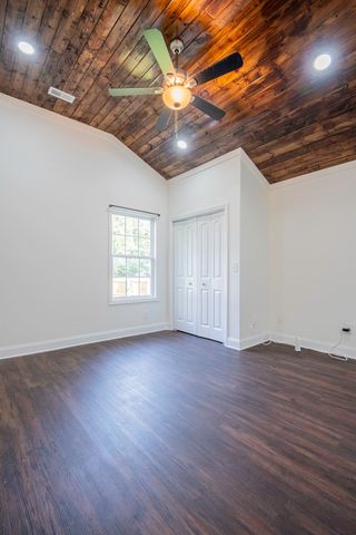 1600 Parkway Drive, Chattanooga, TN 37406