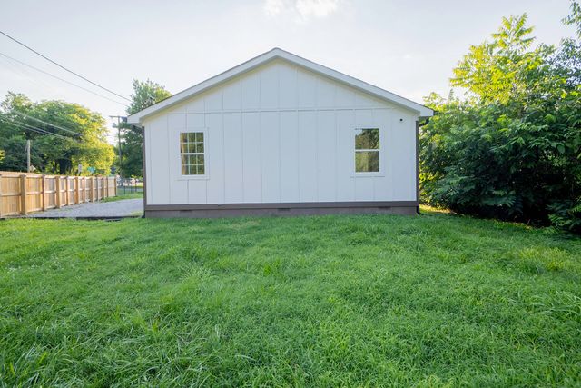 1600 Parkway Drive, Chattanooga, TN 37406