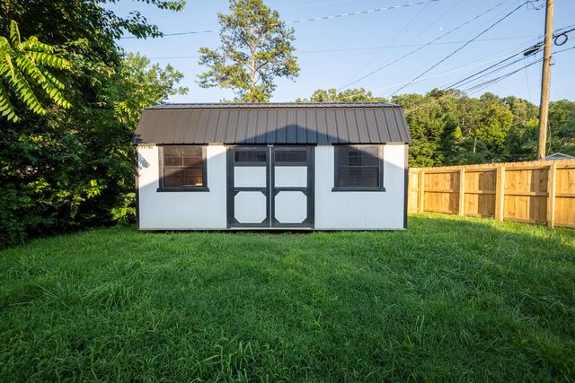 1600 Parkway Drive, Chattanooga, TN 37406
