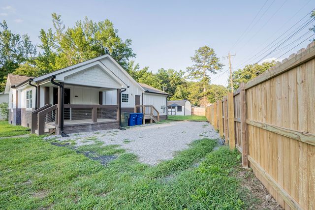 1600 Parkway Drive, Chattanooga, TN 37406