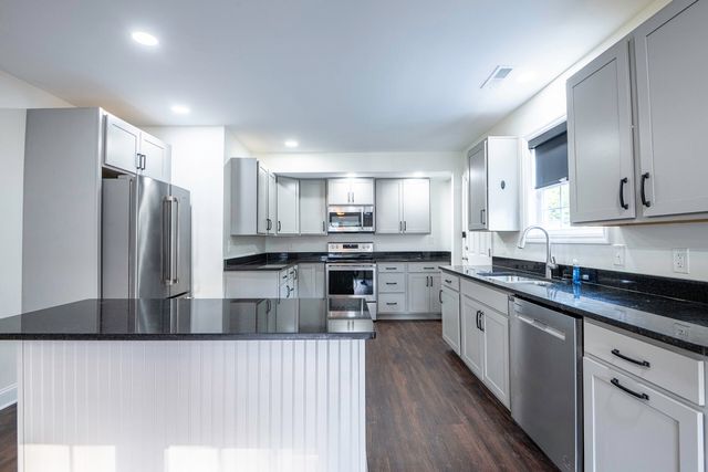 1600 Parkway Drive, Chattanooga, TN 37406