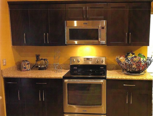 8862 Jaspers Drive, Boynton Beach, FL 33472