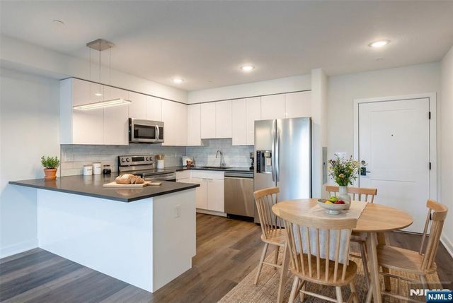 48 Grand Avenue 302, Palisades Park, NJ 07650