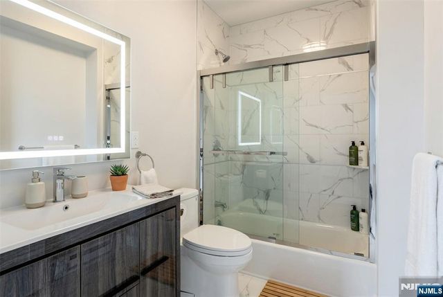 48 Grand Avenue 302, Palisades Park, NJ 07650