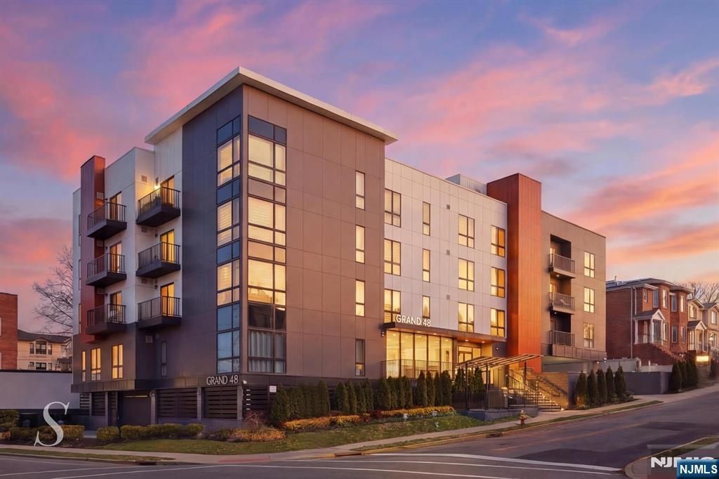 48 Grand Avenue 302, Palisades Park, NJ 07650