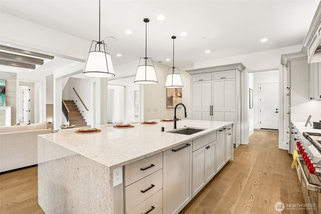 3072 106th Avenue SE, Bellevue, WA 98004