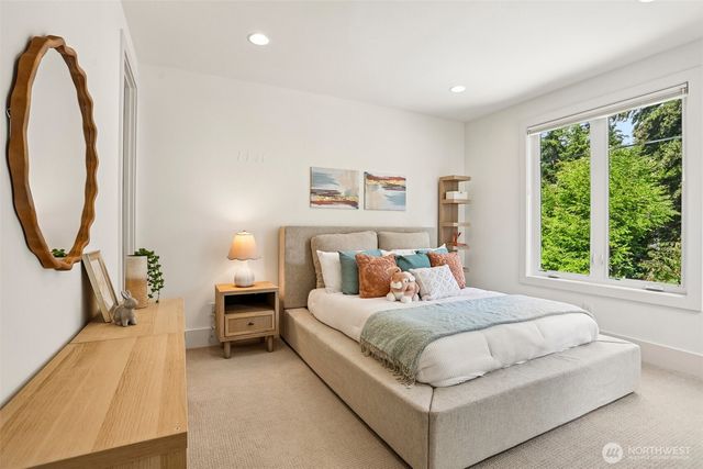 3072 106th Avenue SE, Bellevue, WA 98004