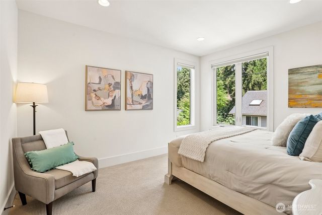 3072 106th Avenue SE, Bellevue, WA 98004