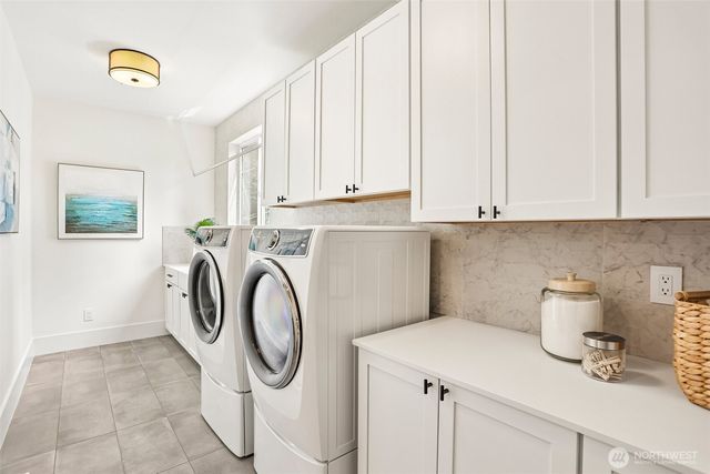 3072 106th Avenue SE, Bellevue, WA 98004