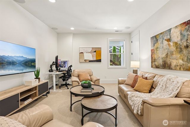3072 106th Avenue SE, Bellevue, WA 98004