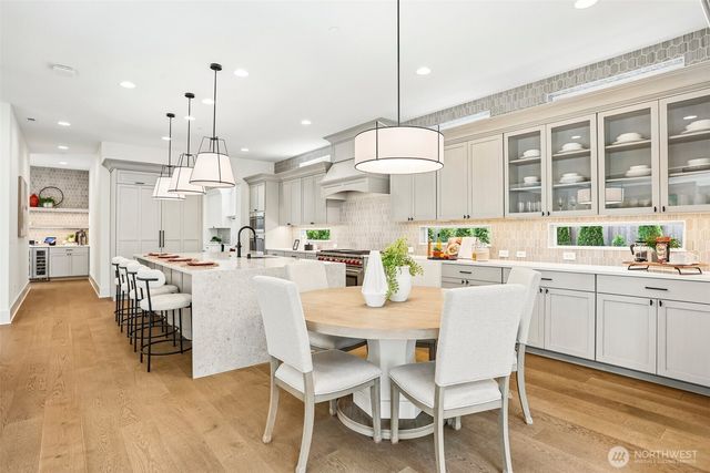 3072 106th Avenue SE, Bellevue, WA 98004