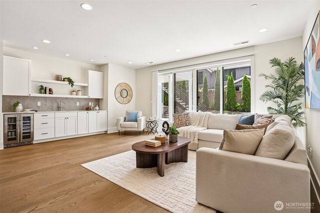 3072 106th Avenue SE, Bellevue, WA 98004