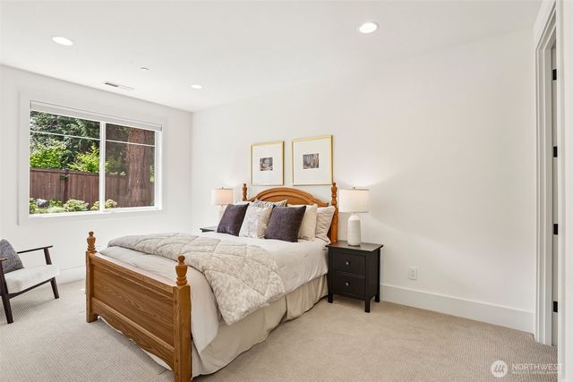 3072 106th Avenue SE, Bellevue, WA 98004