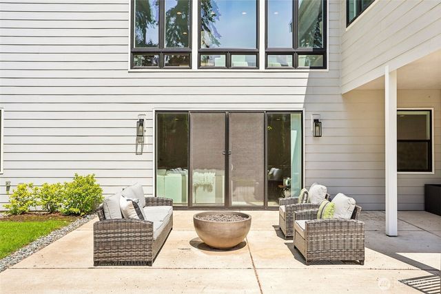 3072 106th Avenue SE, Bellevue, WA 98004