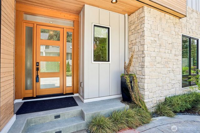 3072 106th Avenue SE, Bellevue, WA 98004