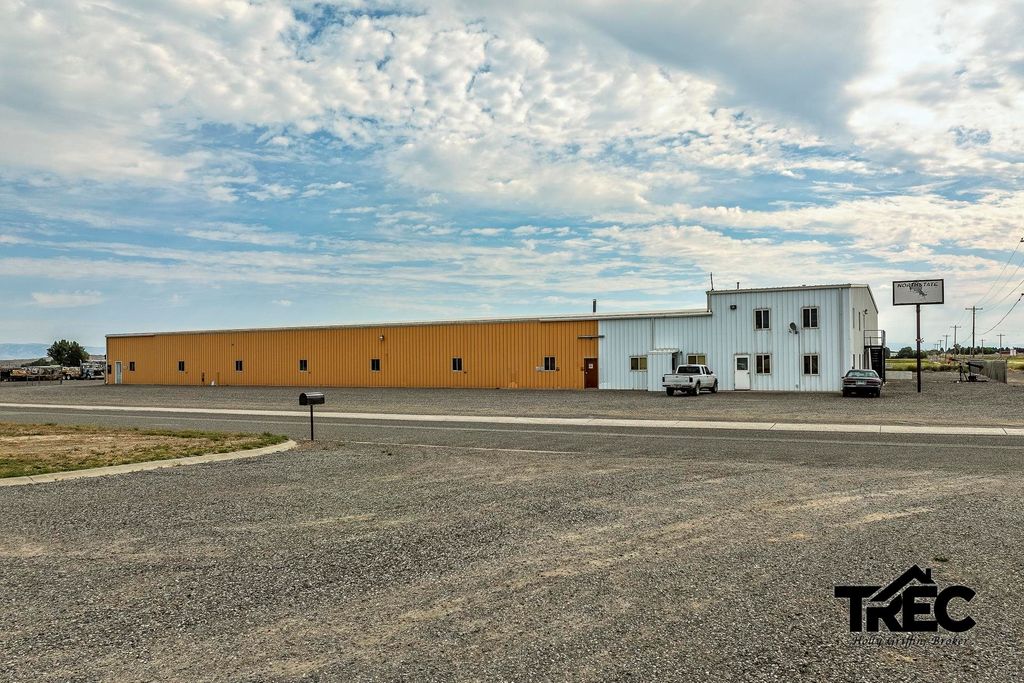 771 Lane 9, Powell, WY 82435 photo 2