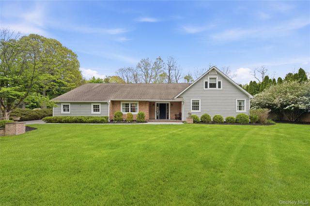 8 Brandywine Drive, Setauket, NY 11733