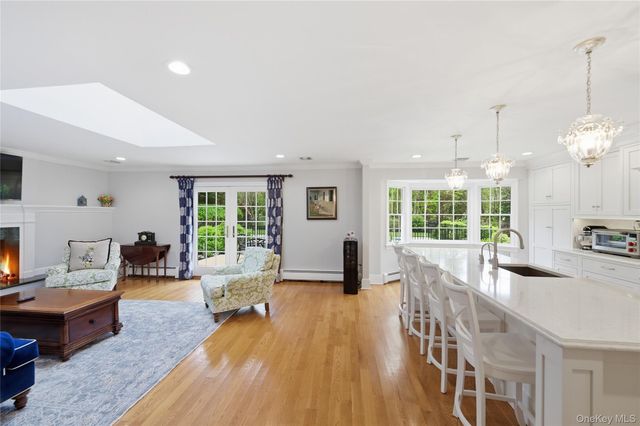 8 Brandywine Drive, Setauket, NY 11733