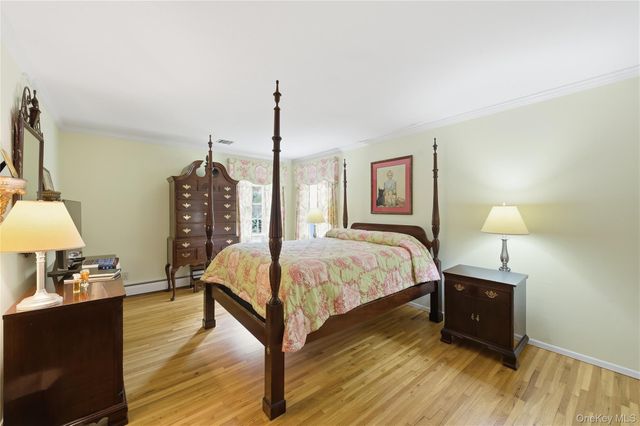 8 Brandywine Drive, Setauket, NY 11733