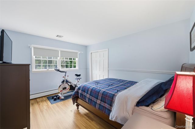 8 Brandywine Drive, Setauket, NY 11733