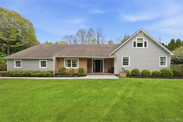 8 Brandywine Drive, Setauket, NY 11733