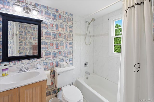 8 Brandywine Drive, Setauket, NY 11733