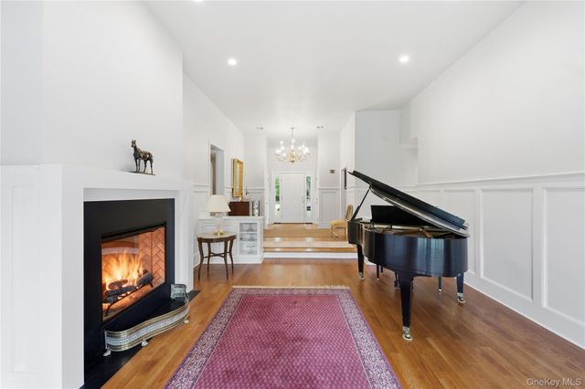 8 Brandywine Drive, Setauket, NY 11733