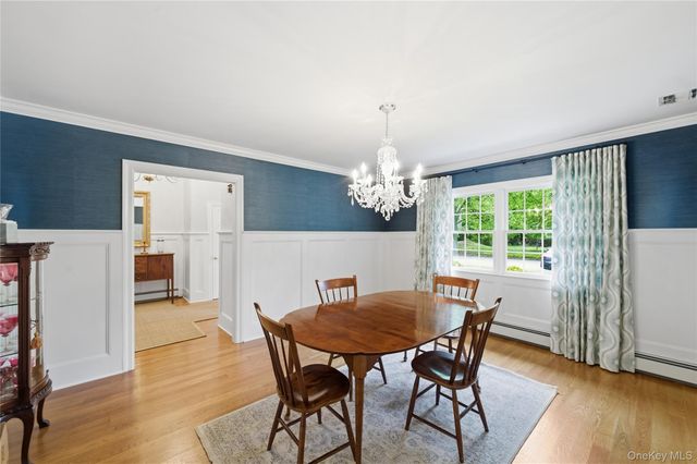 8 Brandywine Drive, Setauket, NY 11733
