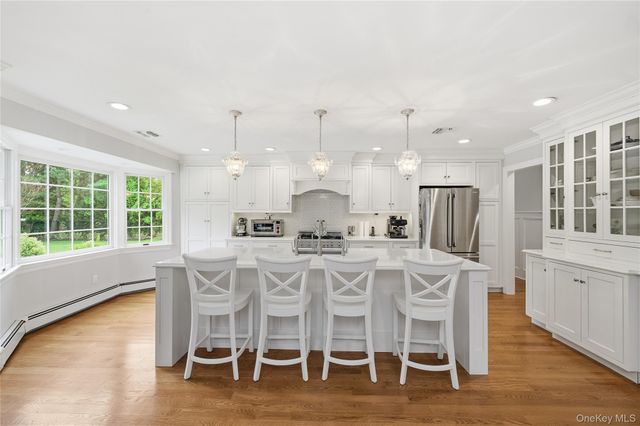 8 Brandywine Drive, Setauket, NY 11733