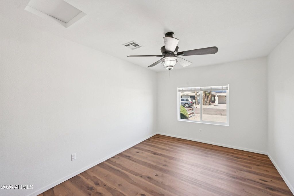 Image 14 of property listing at 8401 E WILSHIRE Drive, Scottsdale, AZ 85257