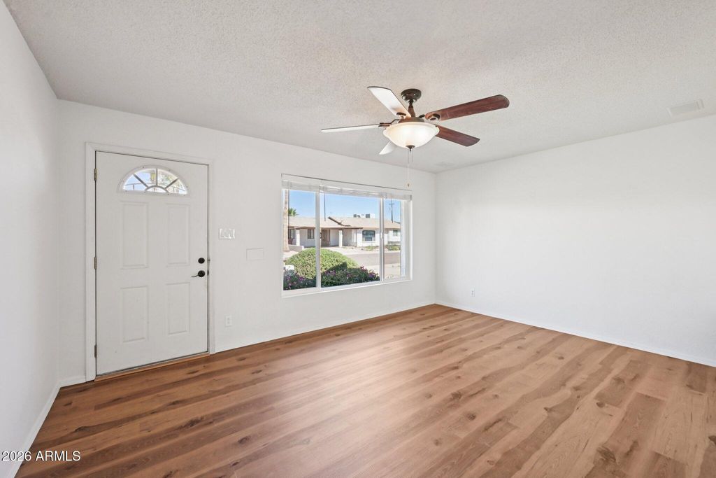 Image 3 of property listing at 8401 E WILSHIRE Drive, Scottsdale, AZ 85257