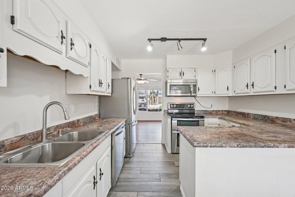 Image 6 of property listing at 8401 E WILSHIRE Drive, Scottsdale, AZ 85257