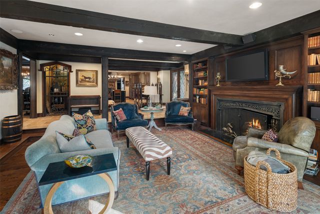 5106 Deloache Avenue, Dallas, TX 75220