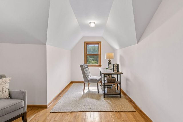 705 Wheelock Parkway W, Saint Paul, MN 55117