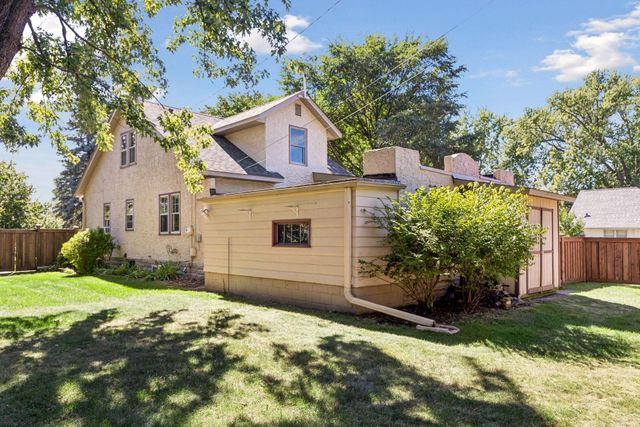 705 Wheelock Parkway W, Saint Paul, MN 55117