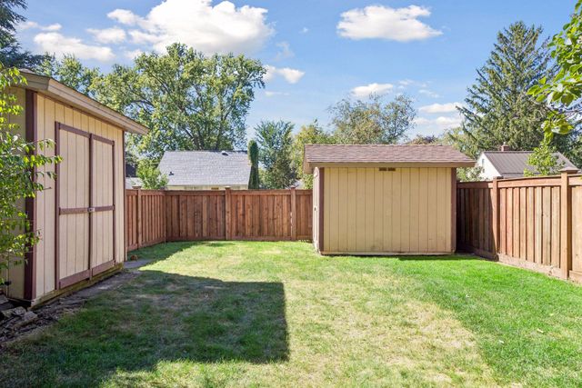 705 Wheelock Parkway W, Saint Paul, MN 55117