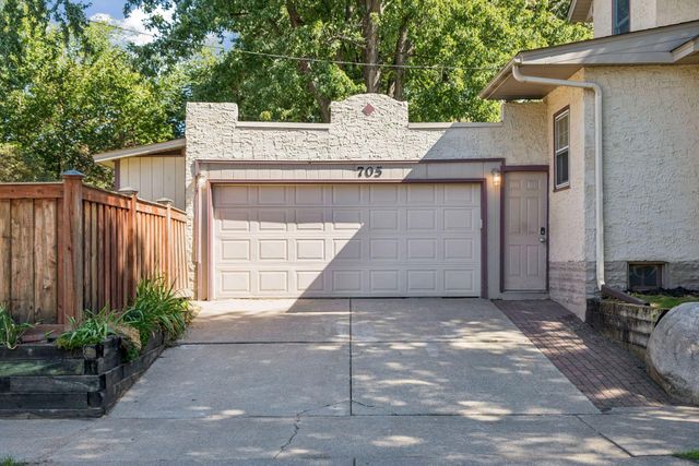 705 Wheelock Parkway W, Saint Paul, MN 55117