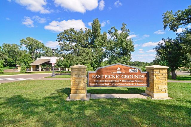 705 Wheelock Parkway W, Saint Paul, MN 55117
