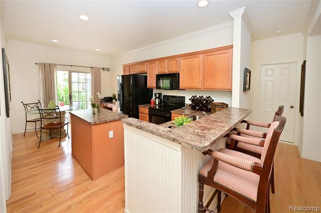 3263 Camden Drive, Troy, MI 48084
