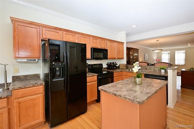 3263 Camden Drive, Troy, MI 48084